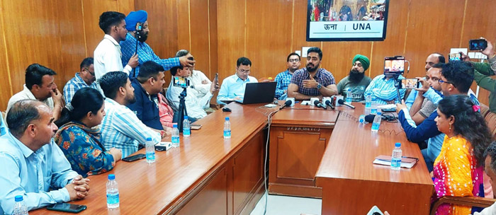 ऊना जिले में चुनावों के दृष्टिगत मीडिया कर्मियों के लगी कार्यशाला